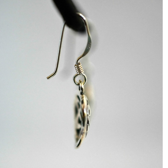 NWT- Sterling Silver Celtic Weave Heart Earrings - Picture 3 of 4